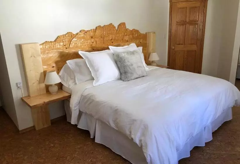 Cascade Court Bed And Breakfast