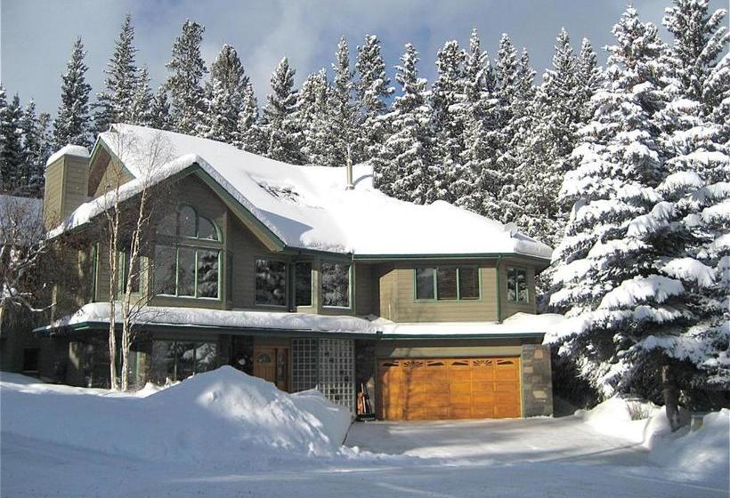 Cascade Court Bed And Breakfast