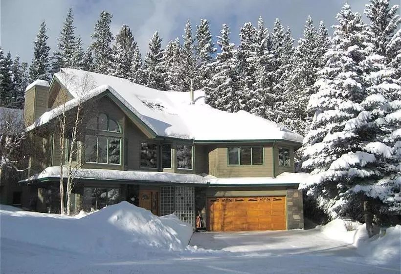Cascade Court Bed And Breakfast