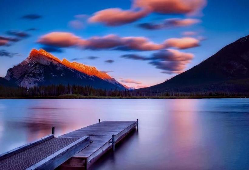 Cascade Court Bed And Breakfast