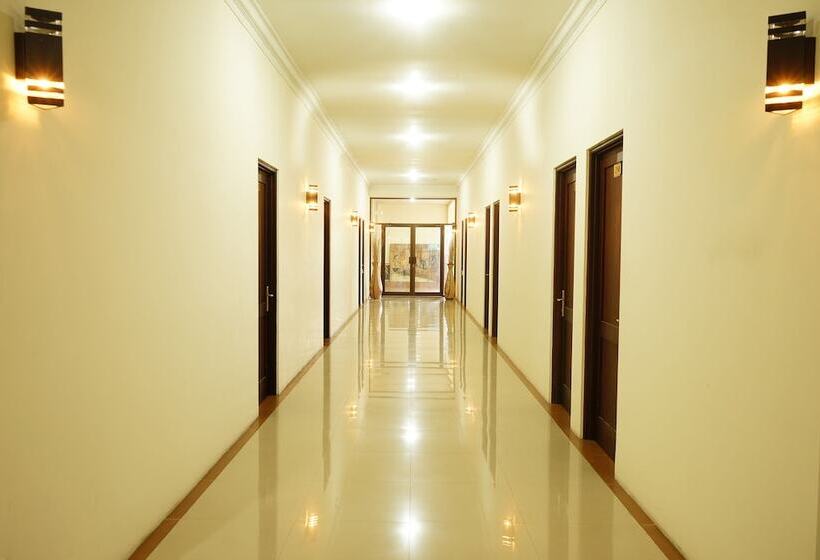 호텔 Reddoorz Syariah At Namira