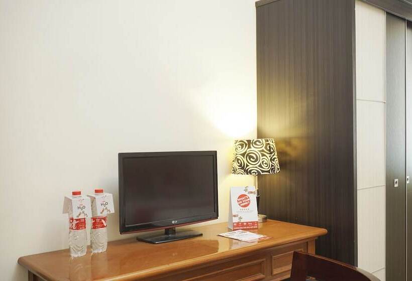 호텔 Reddoorz Syariah At Namira