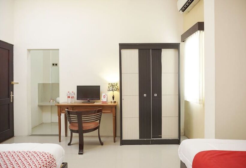 호텔 Reddoorz Syariah At Namira