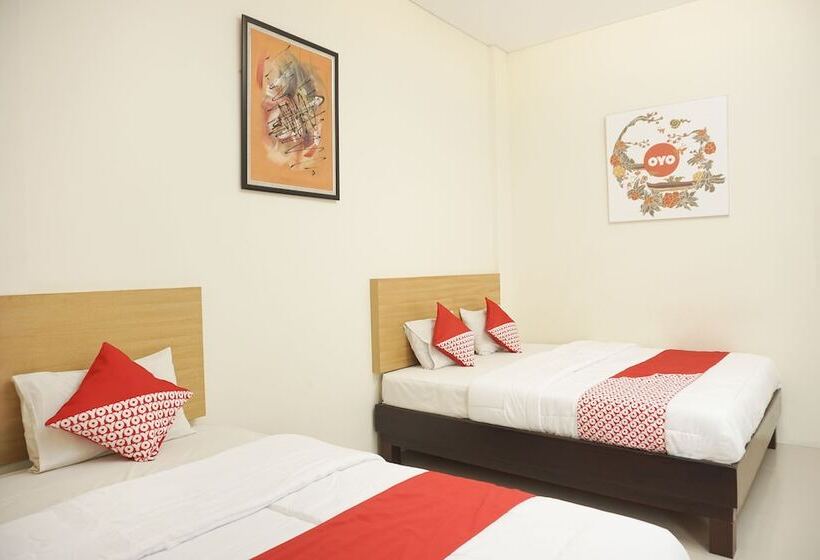 호텔 Reddoorz Syariah At Namira