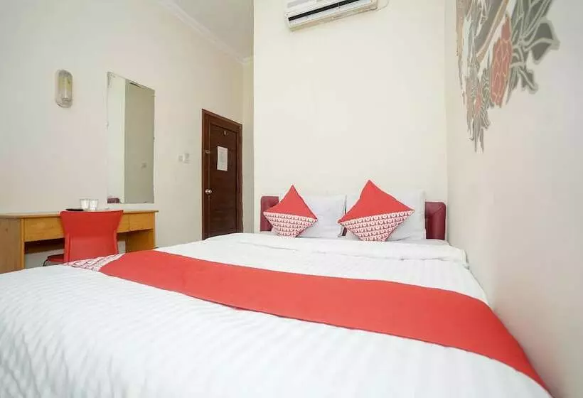 Oyo 448 Hotel Central