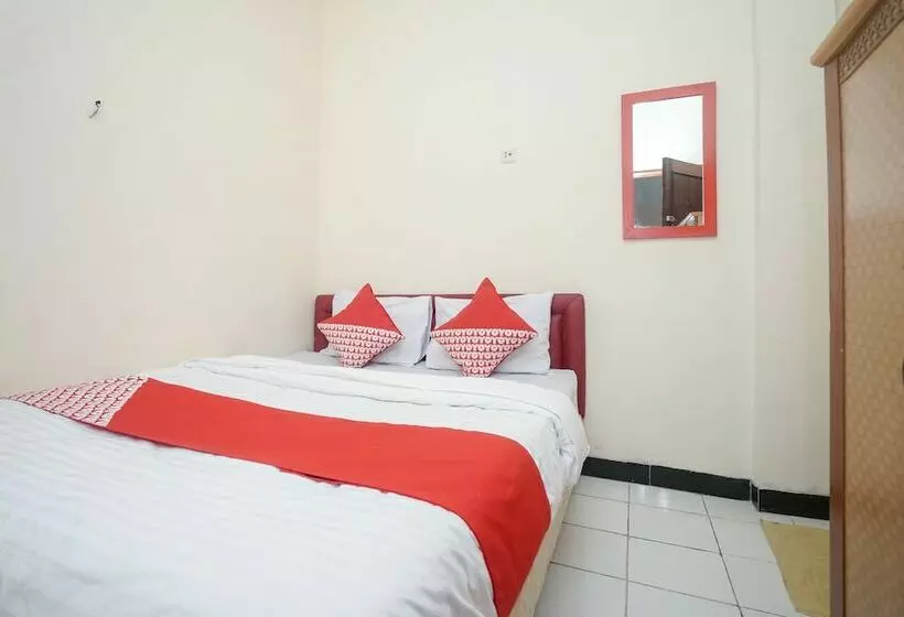 Oyo 448 Hotel Central