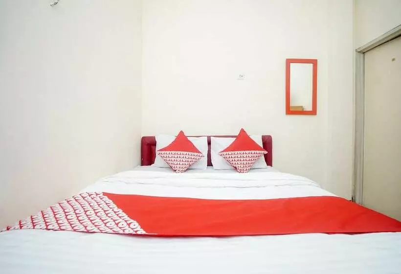 Oyo 448 Hotel Central