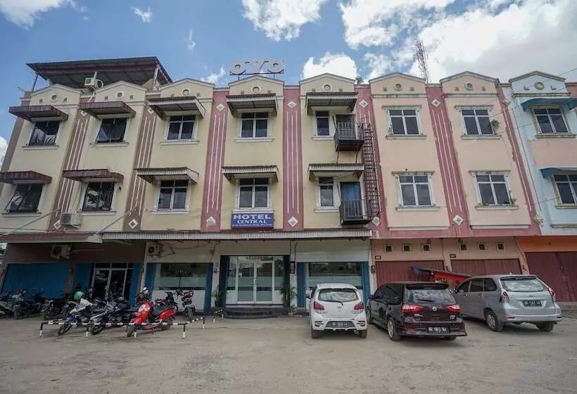 Oyo 448 Hotel Central