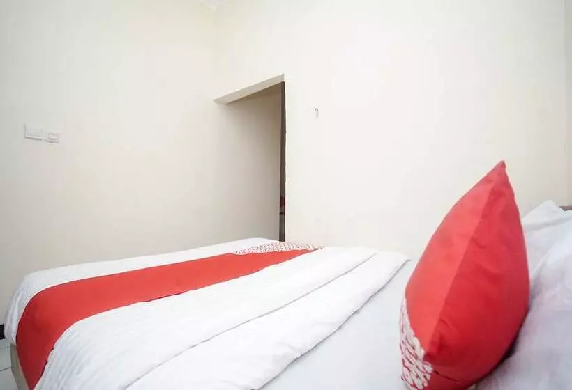 Oyo 448 Hotel Central