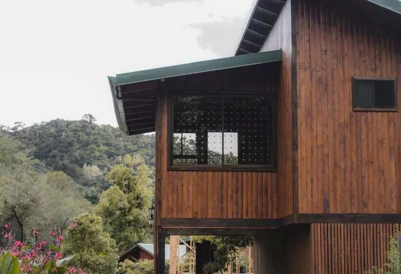 Hotelli Lauraceas Lodge