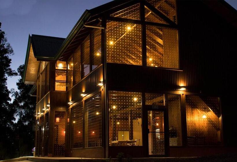 Отель Lauraceas Lodge