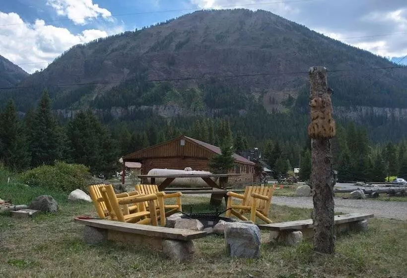 Motelli Silver Gate Lodging