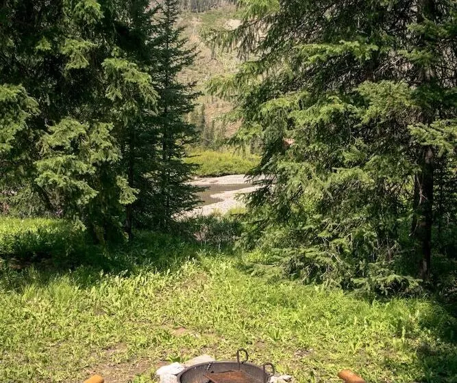 Motelli Silver Gate Lodging