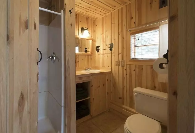 Motelli Silver Gate Lodging