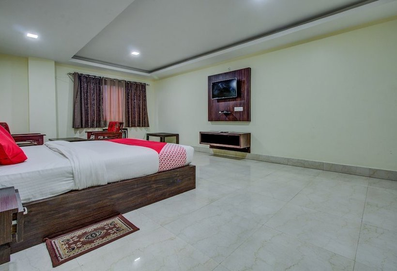 Hotell Oyo 23590 Sumandeep International
