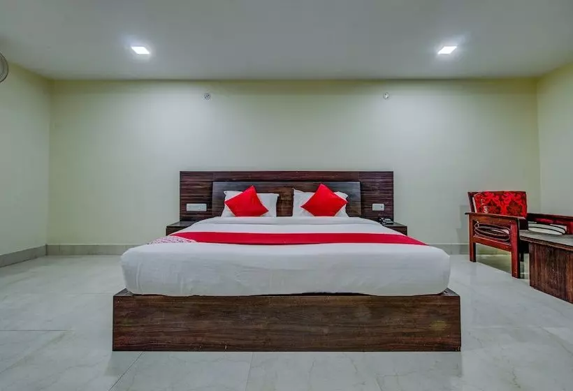 Hotelli Oyo 23590 Sumandeep International