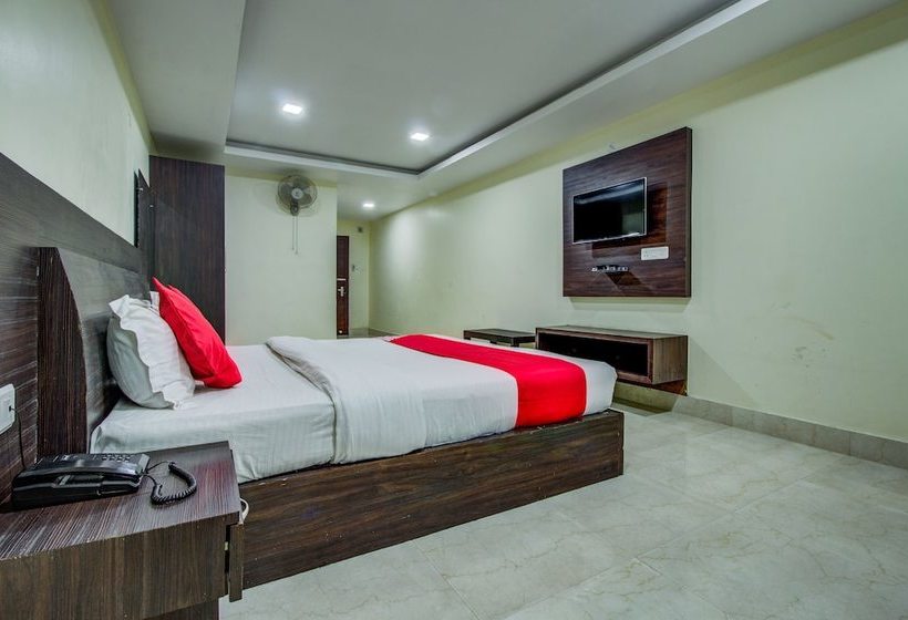 Hotell Oyo 23590 Sumandeep International