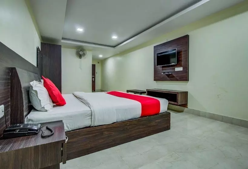 Hotelli Oyo 23590 Sumandeep International