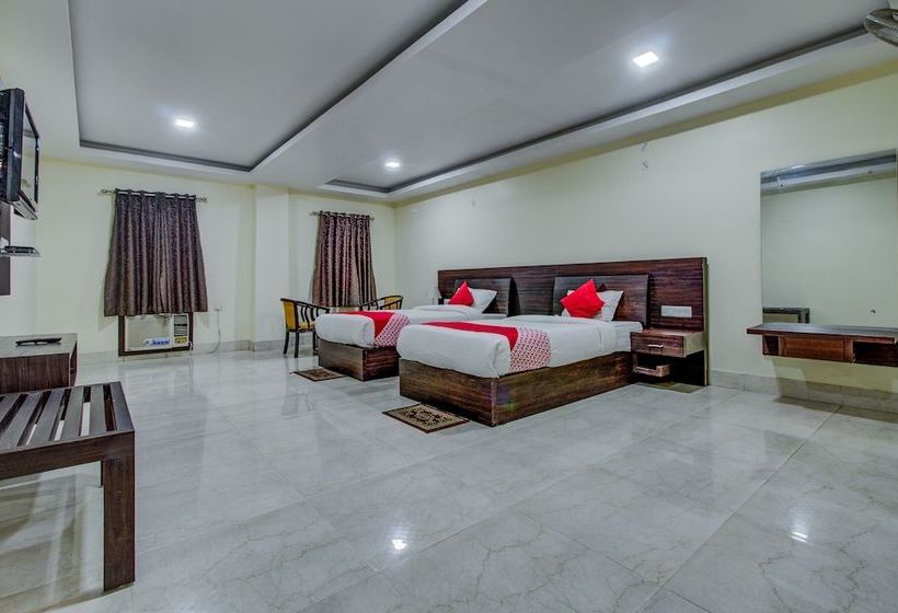 Hotell Oyo 23590 Sumandeep International