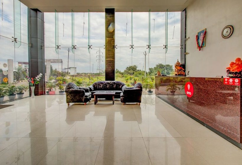 Hotell Oyo 23590 Sumandeep International