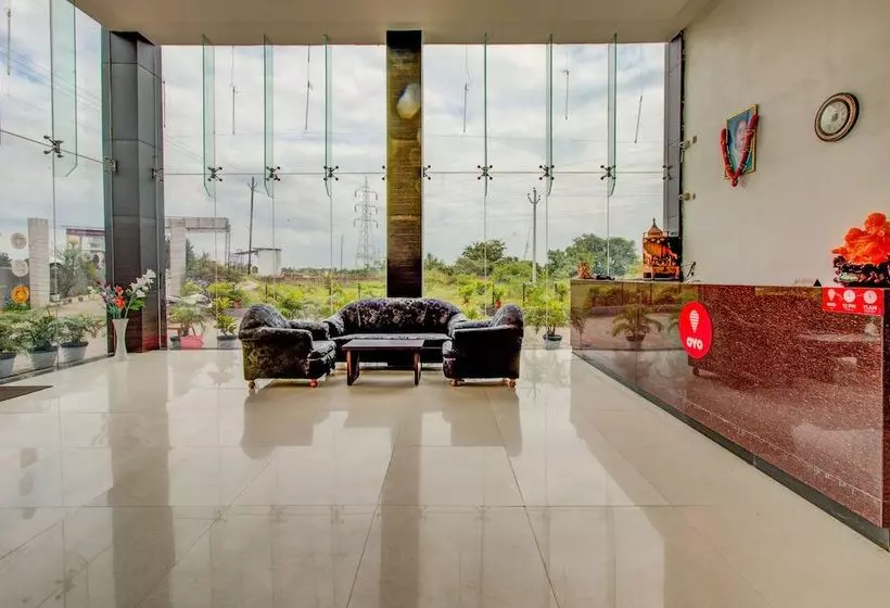 Hotelli Oyo 23590 Sumandeep International