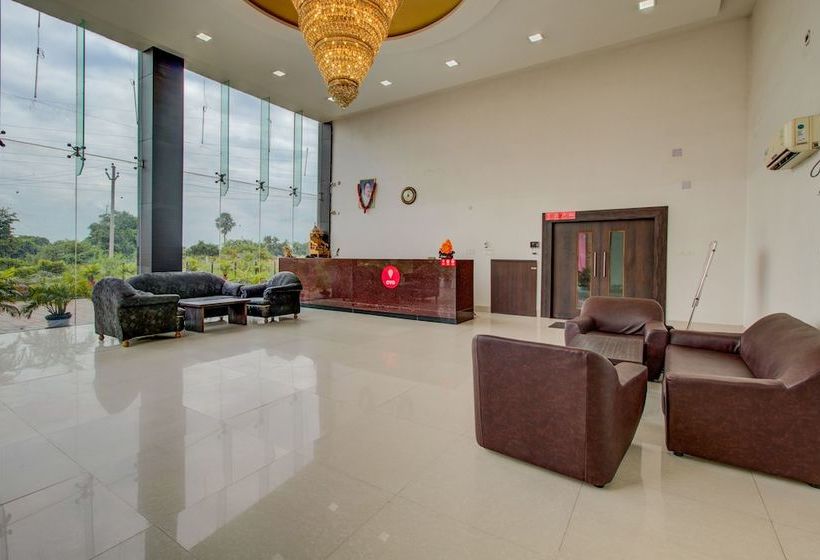 Hotell Oyo 23590 Sumandeep International