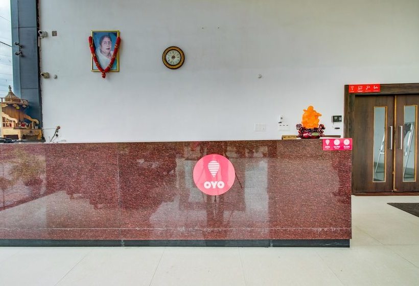 Hotell Oyo 23590 Sumandeep International