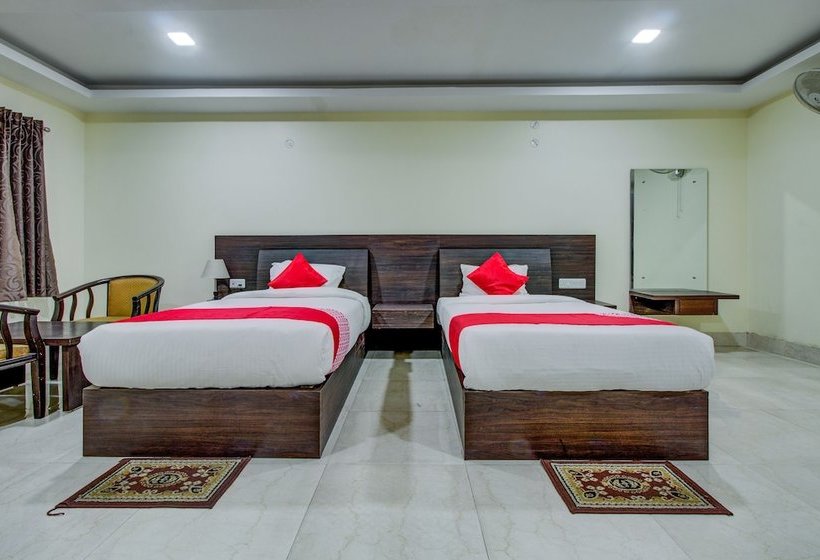 Hotell Oyo 23590 Sumandeep International