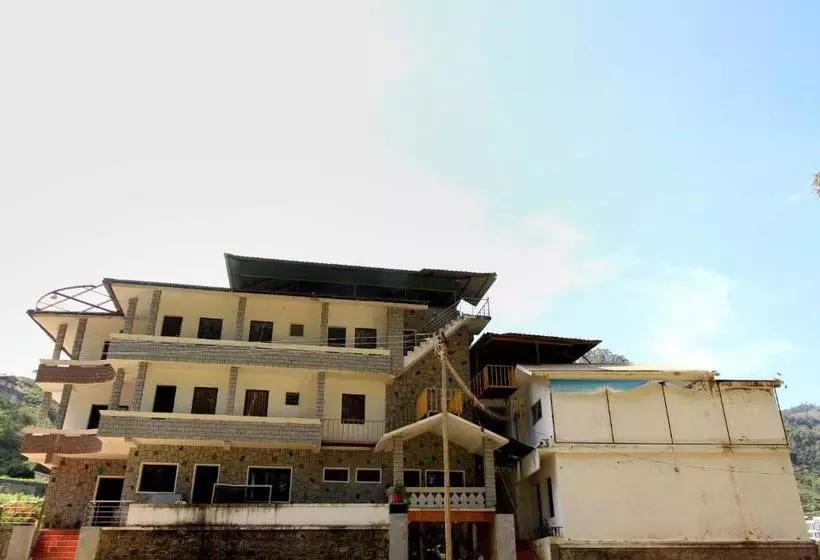 ホテル Oyo 27770 Santhi Ayurveda Resort