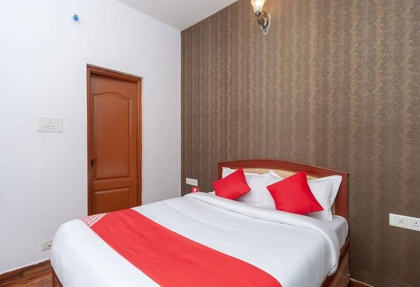 Oyo 16645 Hotel Grand Palace