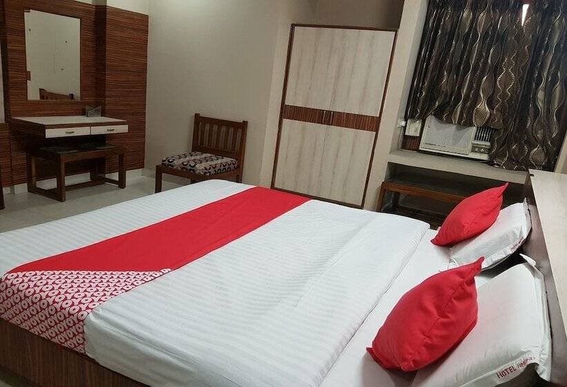 Oyo 23649 Hotel Anand
