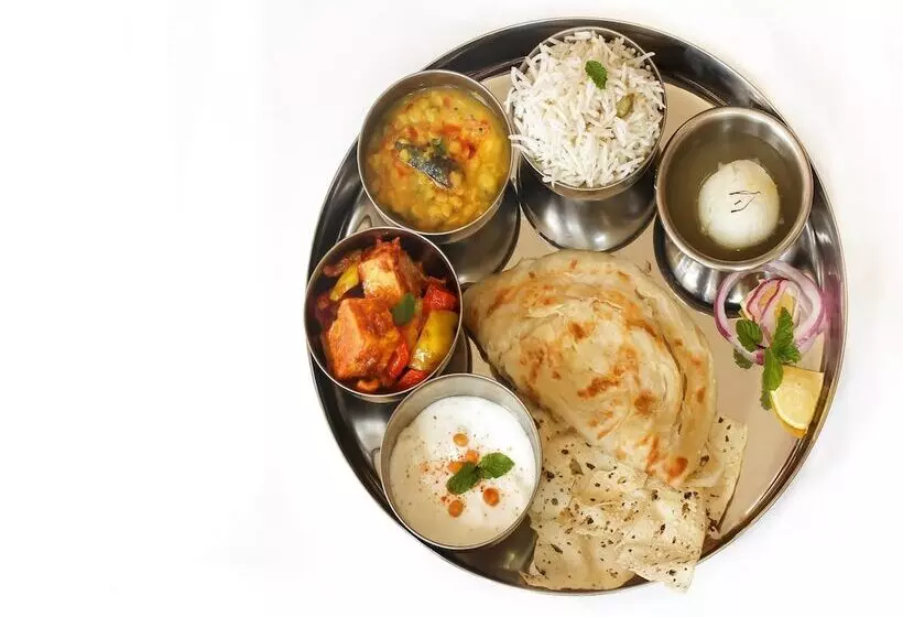 Oyo 23649 Hotel Anand