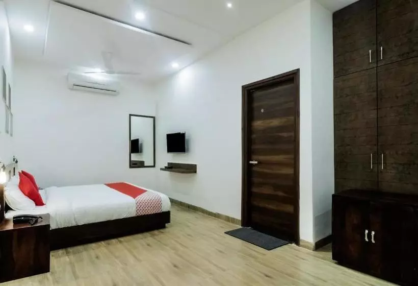 Oyo 27894 Hotel Park Rue