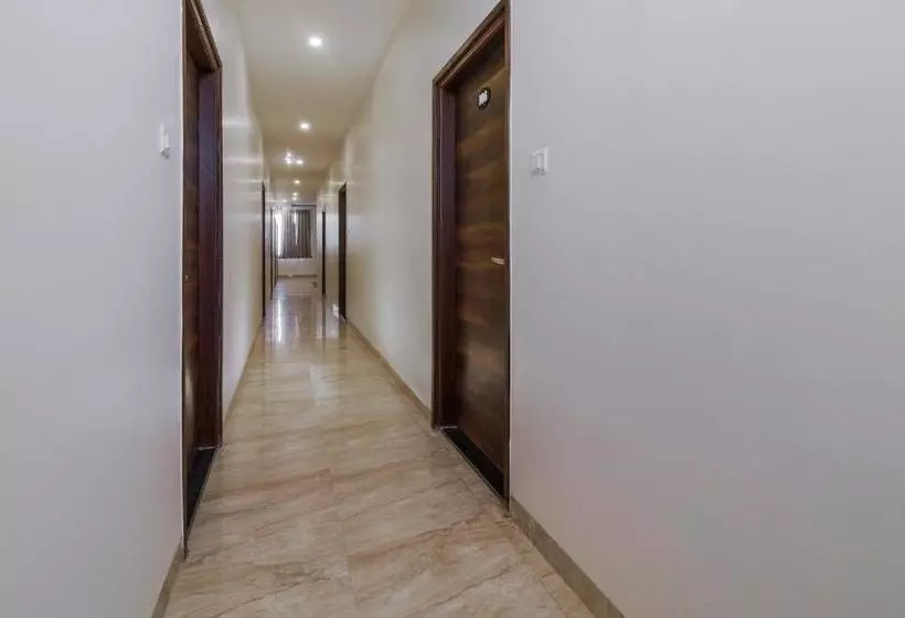 Oyo 27894 Hotel Park Rue