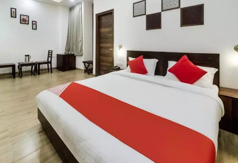Oyo 27894 Hotel Park Rue