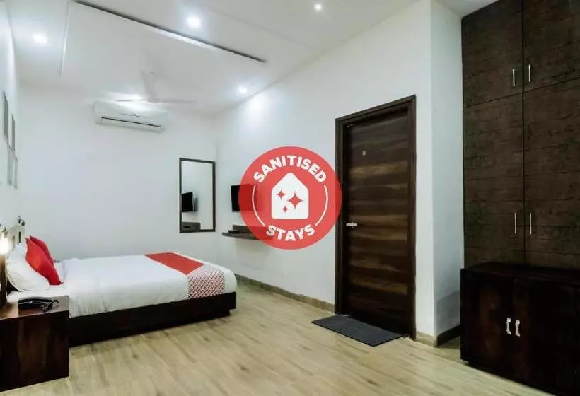 Oyo 27894 Hotel Park Rue