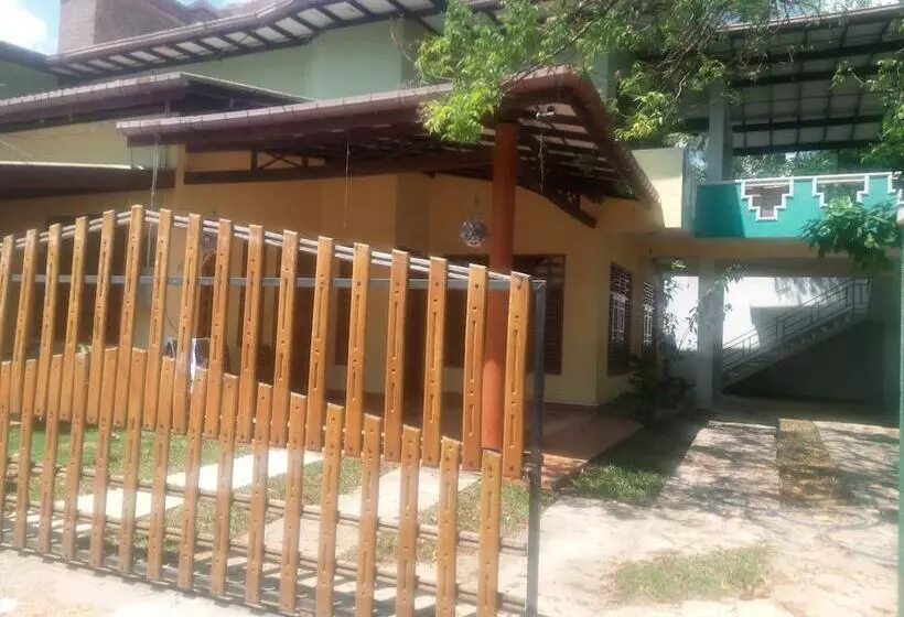 Bed and Breakfast Orchid Yala Resort