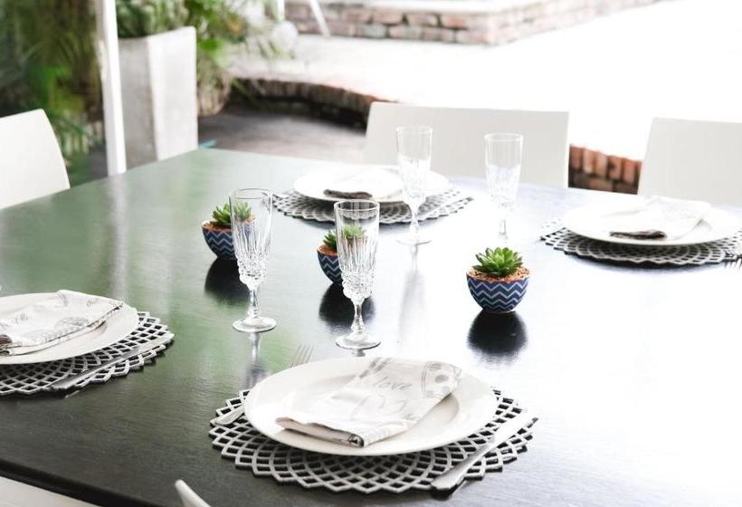 ベッドアンドブレックファースト Leopard Tree