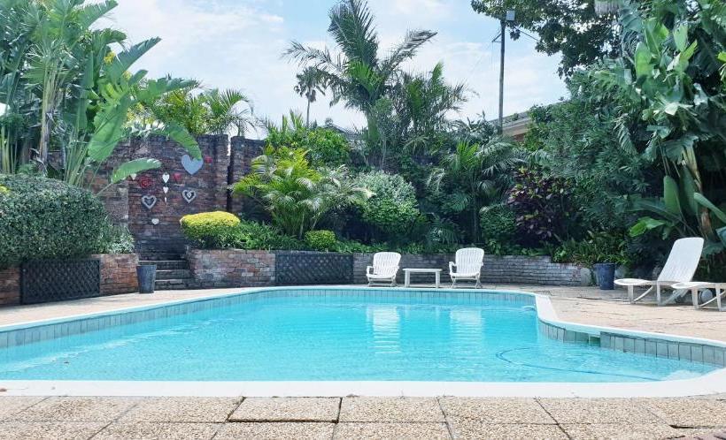 ベッドアンドブレックファースト Leopard Tree