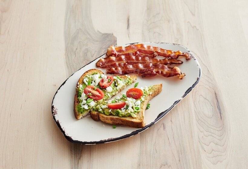 هتل Holiday Inn & Suites Cedar Falls Waterloo Event Ctr, An Ihg