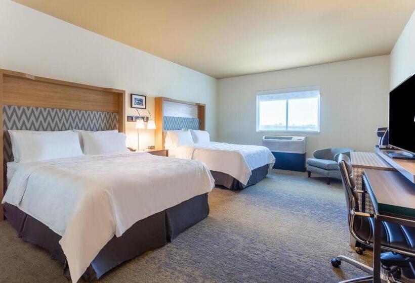 هتل Holiday Inn & Suites Cedar Falls Waterloo Event Ctr, An Ihg
