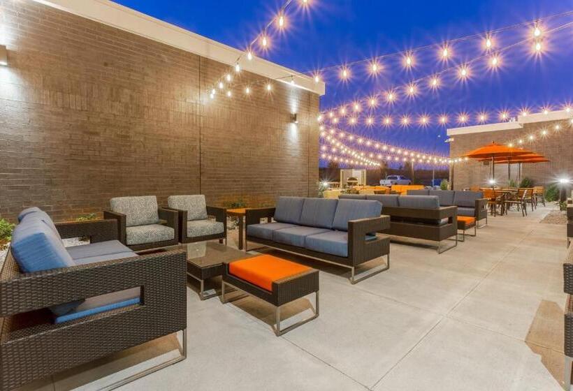 هتل Holiday Inn & Suites Cedar Falls Waterloo Event Ctr, An Ihg