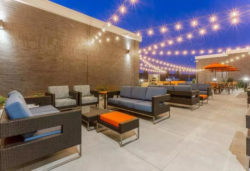 هتل Holiday Inn & Suites Cedar Falls Waterloo Event Ctr, An Ihg