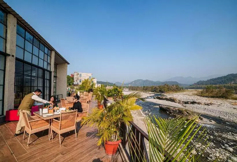ホテル Manu Maharani Resort