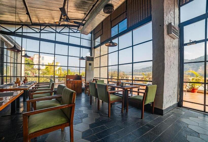 هتل Manu Maharani Resort