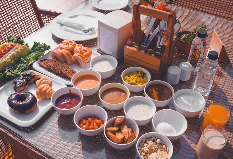 هتل Manu Maharani Resort