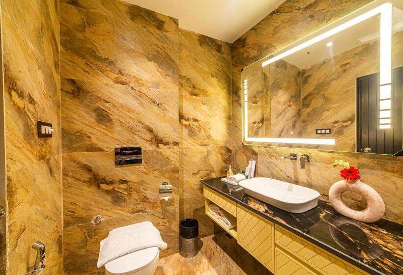 هتل Manu Maharani Resort