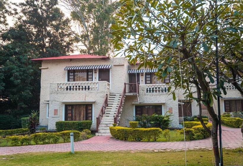 هتل Manu Maharani Resort