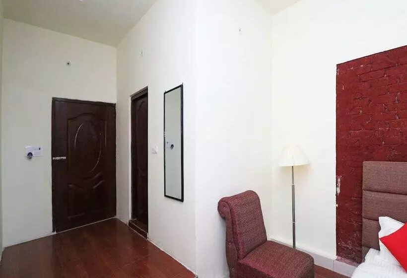 ホテル Oyo 22298 Mannat Farms