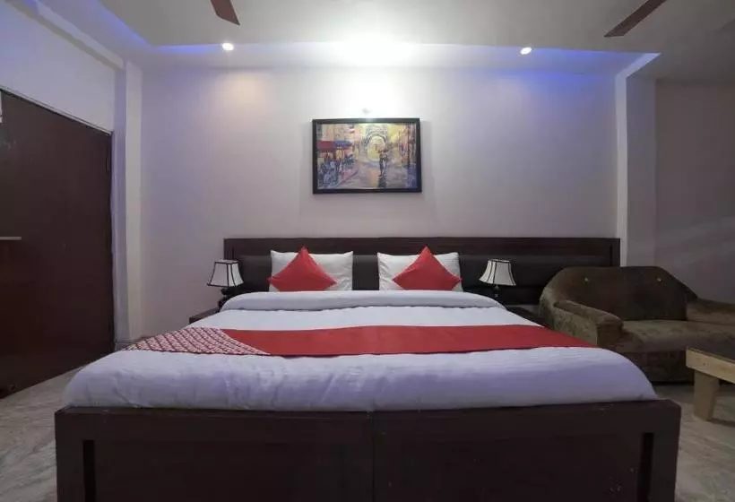 ホテル Oyo 28266 Travel Inn